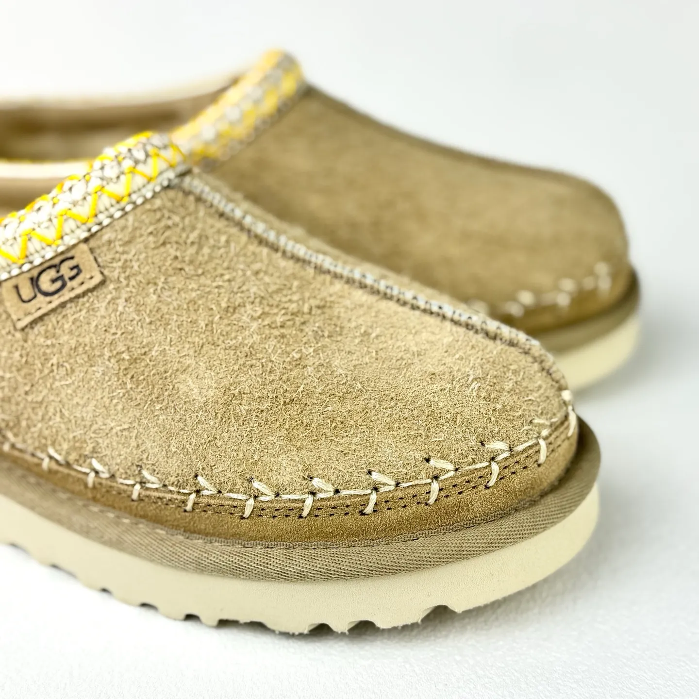 💰520 📦25 New Products for Autumn and Winter | Biarritz · UGG New Products for Autumn and Winter Classic Novelty Series (Biarritz Style) 🔥 I have been recently picked up by this Biarritz model ￼￼[草草R][草草R][草草R] 📦The entire series of Biarritz is now online ❄️There are Tasman slip-ons and ultra-short boots suitable for autumn and winter. ✔️🔘 Tasman Biarritz model Shoe size: 36-40 Color: mustard seed/light oak brown ✔️🔘Classic super short boots Biarritz model shoe size: 36-40 Color: mustard seed/light oak brown 🍁Let’s create our own uniqueness together this autumn and winter ✔️ In the collision of classics and personality 💫 Find your unique relaxed style 😎 This style is very UGG!